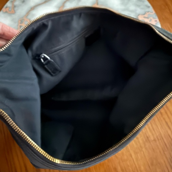 Gucci Black Crossbody Bag - Picture 5 of 15